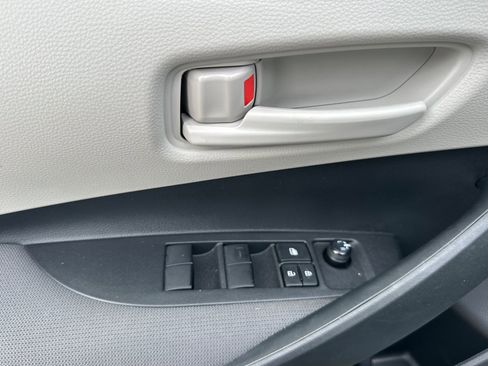 Certified 2023 Toyota Corolla LE image 10