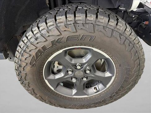 Used 2023 Jeep Gladiator Rubicon w/ LED Lighting Group AWD/4WD image 13