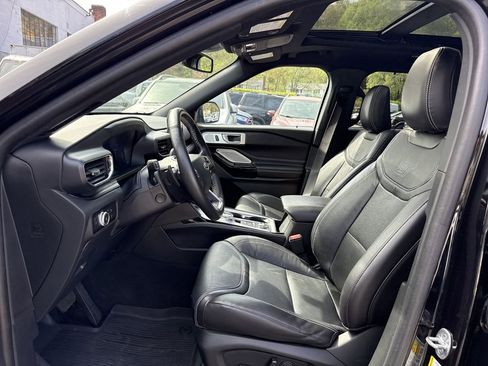 Used 2023 Ford Explorer ST w/ Equipment Group 401A AWD/4WD image 18