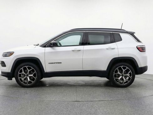 Used 2025 Jeep Compass Limited AWD/4WD image 5