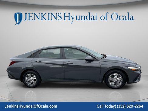 New 2026 Hyundai Elantra SEL Sport Premium FWD image 2
