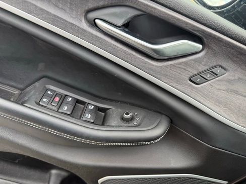 Used 2022 Jeep Grand Cherokee L Limited RWD image 9