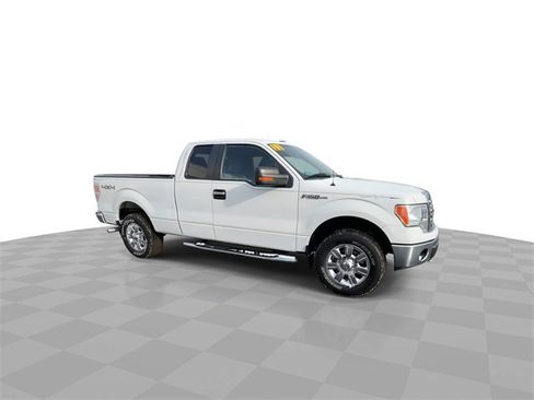 Used 2011 Ford F150 XLT w/ XLT Chrome Pkg image 2