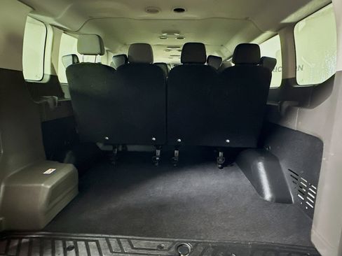 Used 2023 Ford Transit 350 XLT image 29