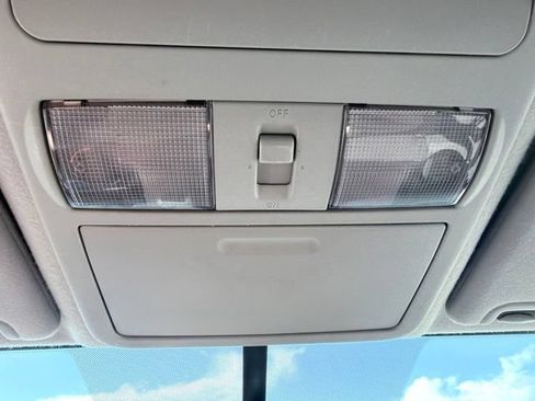 Used 2013 Nissan Frontier SV RWD image 19