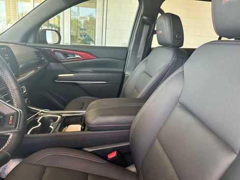 Used 2024 Chevrolet Traverse Z71 w/ LPO, Floor Liner Package AWD/4WD image 10