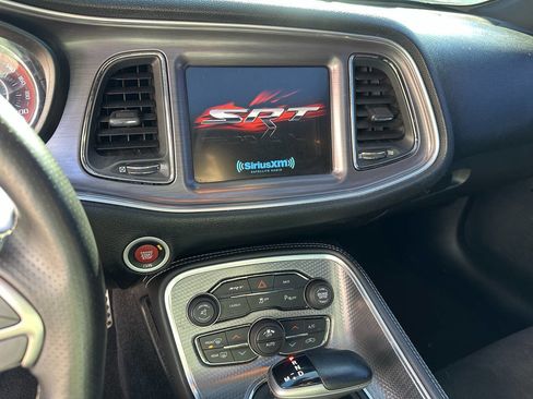 Used 2016 Dodge Challenger SRT Hellcat image 15