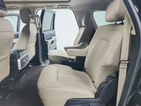Used 2023 Ford Expedition Max Limited image 37