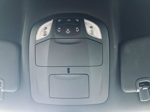 Used 2023 Chrysler Pacifica Touring-L w/ S Appearance Package FWD image 34