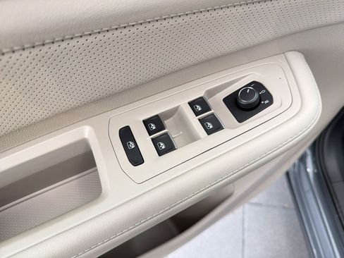 New 2026 Volkswagen Atlas SE image 13