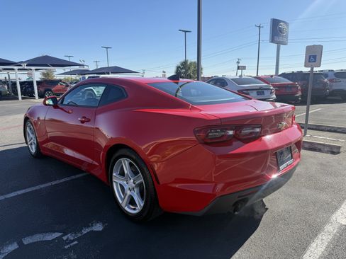 Used 2020 Chevrolet Camaro LT image 5