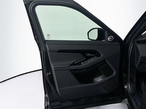 Used 2026 Land Rover Range Rover Evoque Dynamic SE AWD/4WD image 11