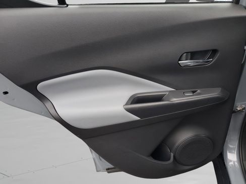Used 2023 Nissan Kicks SR w/ SR Premium Package FWD image 12