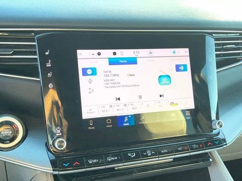 Certified 2025 Jeep Wagoneer 4WD image 20