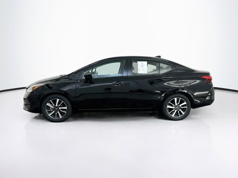 Used 2025 Nissan Versa SV FWD image 4