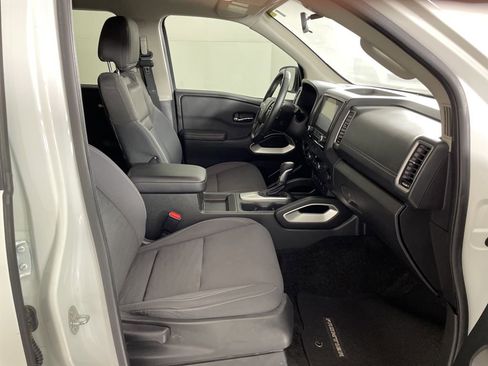 Used 2024 Nissan Frontier SV w/ SV Convenience Package image 41