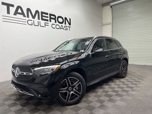 Used 2025 Mercedes-Benz GLC 300 4MATIC image 2
