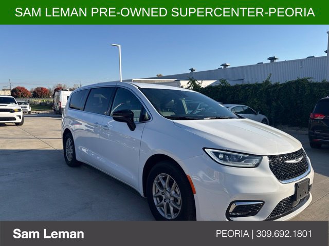 Used 2026 Chrysler Pacifica Select FWD image 1