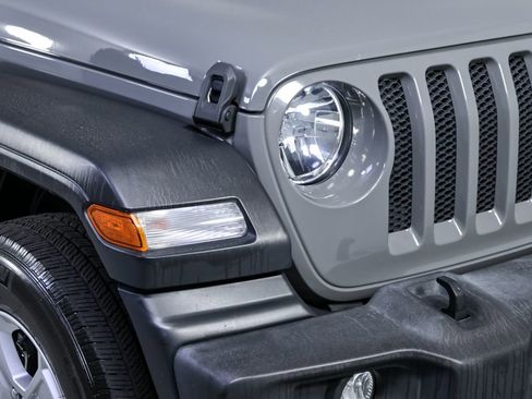 Used 2019 Jeep Wrangler Sport S image 31