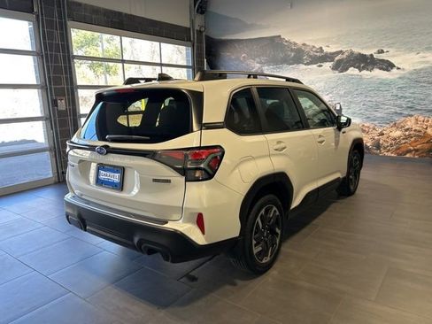 Used 2025 Subaru Forester Premium image 38