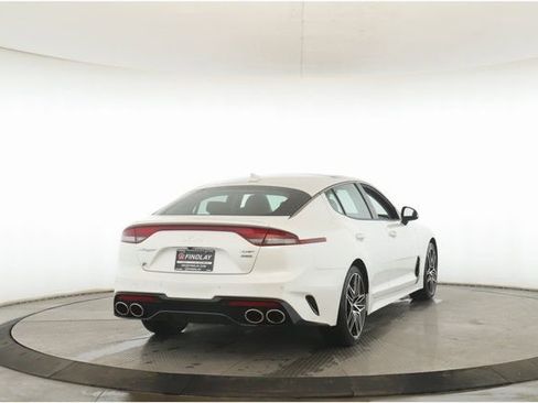 Used 2022 Kia Stinger GT2 image 7