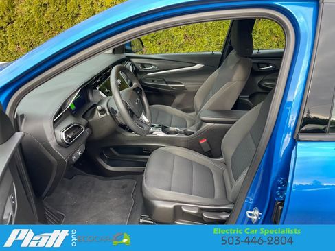 Used 2023 Chevrolet Bolt EUV LT image 22