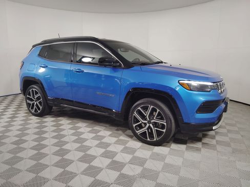 Used 2025 Jeep Compass Limited w/ Elite Group image 22