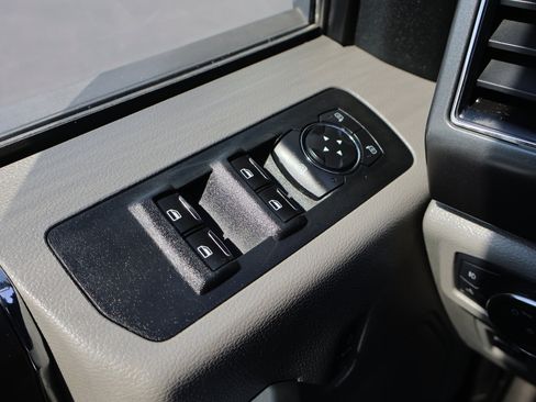 Used 2018 Ford F150 XLT image 24