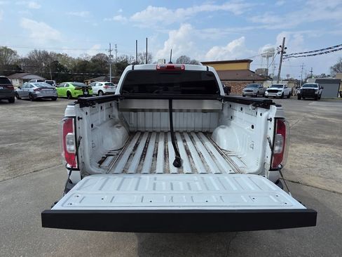 Used 2016 GMC Canyon SLE w/ SLE Convenience Package image 6