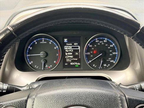 Used 2018 Toyota RAV4 XLE image 14
