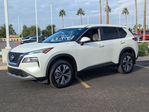 Certified 2023 Nissan Rogue SV image 2