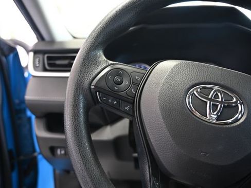 Used 2020 Toyota RAV4 LE w/ All Weather Liner Package AWD/4WD image 23