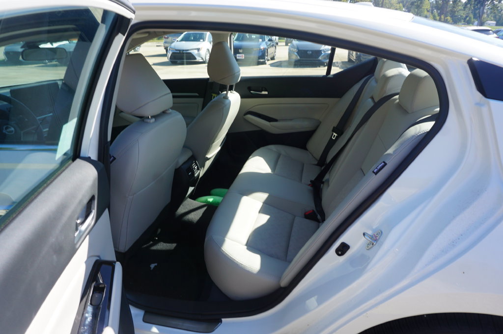 Used 2024 Nissan Altima 2.5 SL FWD image 15