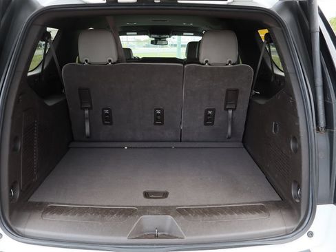 Used 2024 Chevrolet Suburban LT RWD image 26
