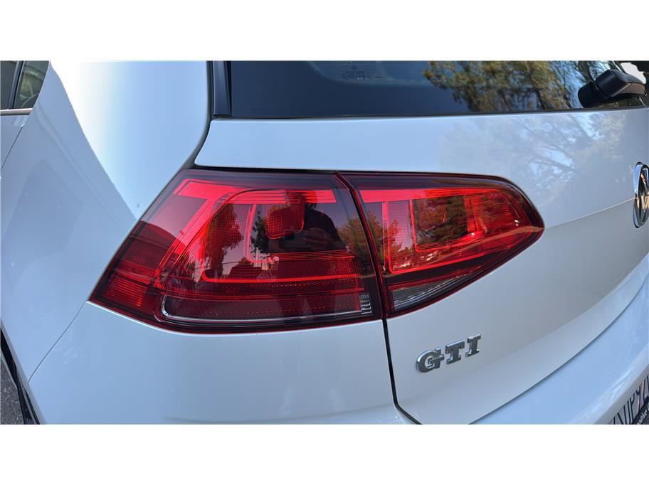 Used 2016 Volkswagen GTI SE FWD image 26