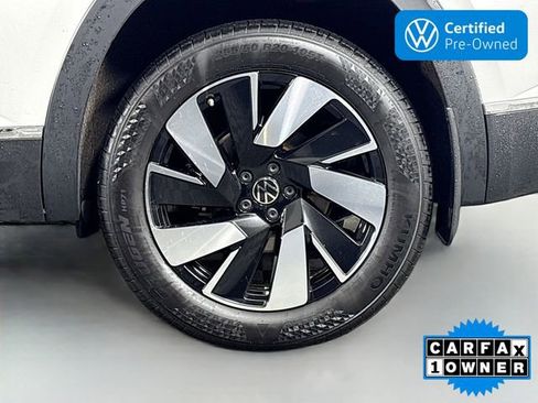 Used 2025 Volkswagen Atlas Cross Sport SEL image 33