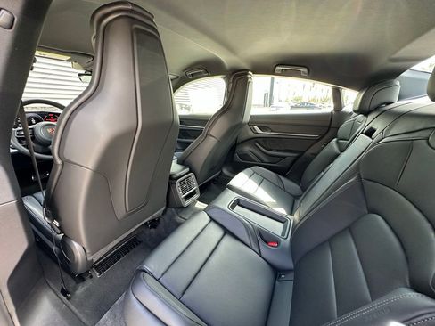 Used 2025 Porsche Taycan image 29
