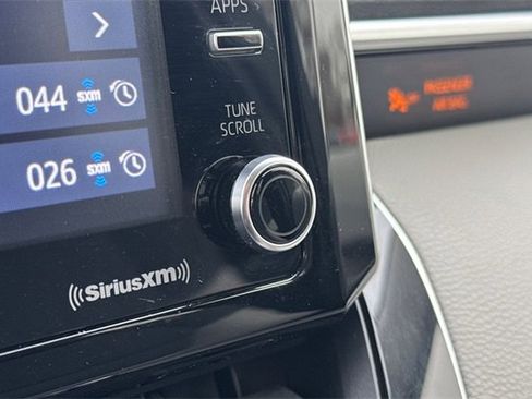 Used 2021 Toyota Corolla LE image 31