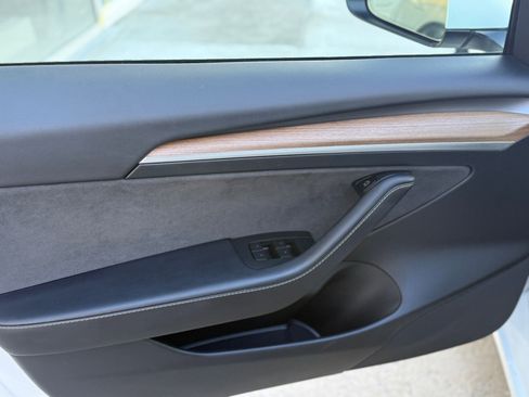 Used 2023 Tesla Model 3 Standard Range image 11