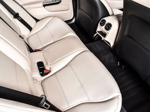 Used 2023 Mercedes-Benz C 300 4MATIC Sedan image 21