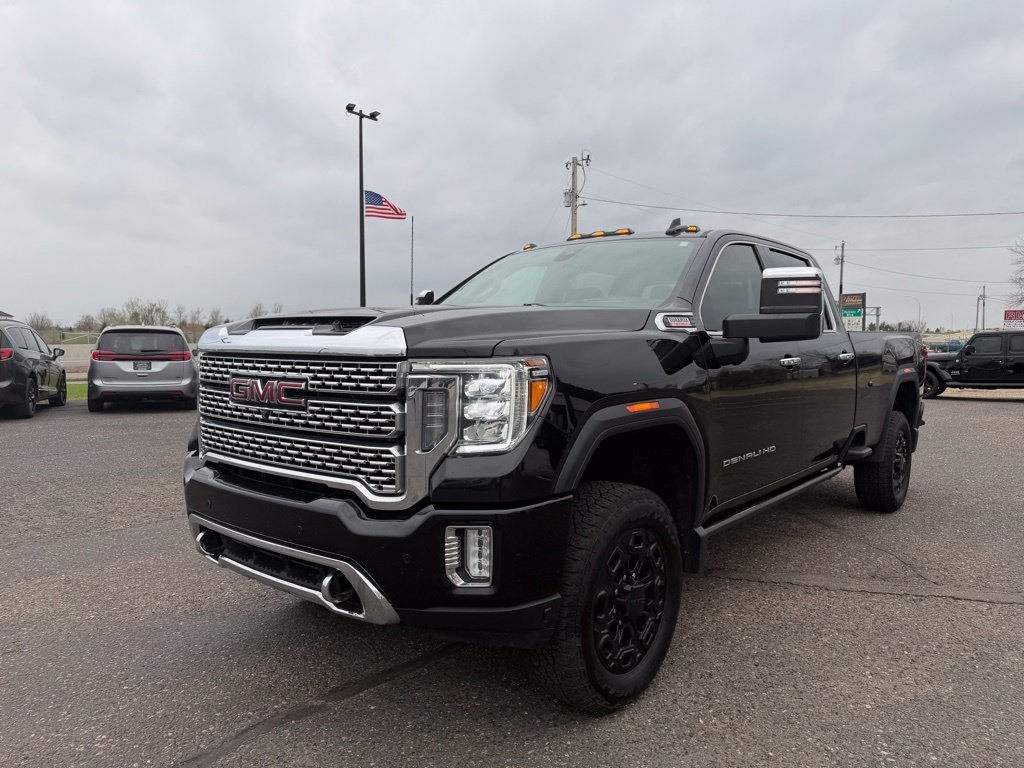 Used 2022 GMC Sierra 2500 Denali w/ Denali Black Diamond Edition AWD/4WD image 11