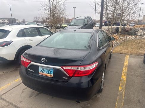 Used 2016 Toyota Camry XLE w/ Moonroof Package image 3