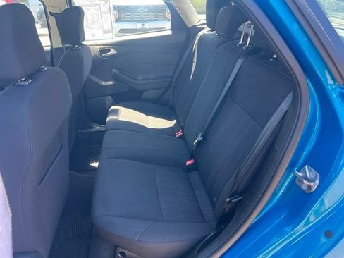 Used 2016 Ford Focus SE w/ SE Cold Weather Package FWD image 12
