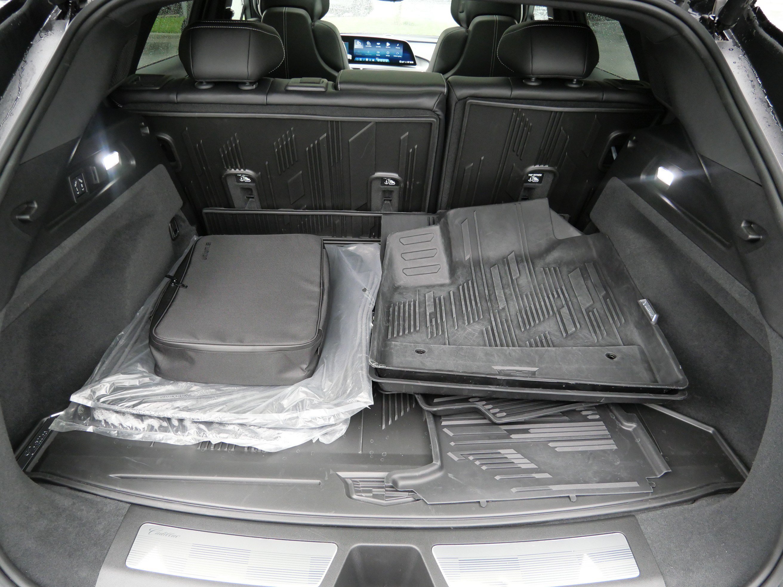 Used 2026 Cadillac Lyriq Premium Sport w/ LPO, Floor Liner Package AWD/4WD image 18