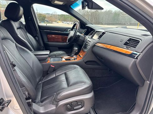 Used 2013 Lincoln MKS AWD image 22