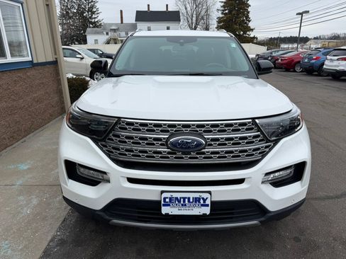 Used 2022 Ford Explorer Limited w/ Equipment Group 301A image 2