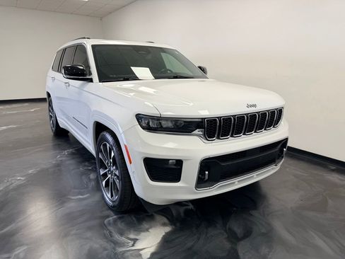 Used 2021 Jeep Grand Cherokee L Overland w/ Luxury Tech Group IV AWD/4WD image 28
