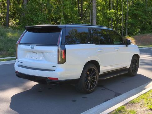 Used 2024 Cadillac Escalade Sport Platinum w/ LPO, ONYX Package AWD/4WD image 13