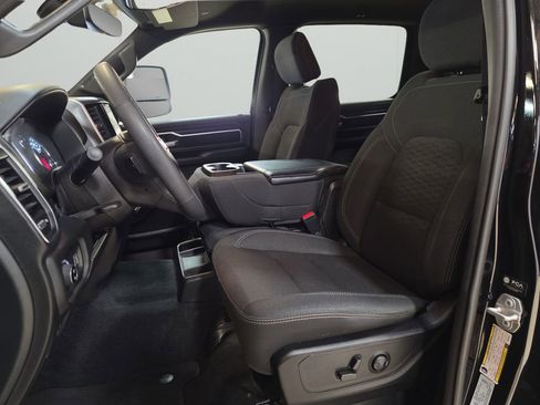 Used 2025 RAM 1500 Big Horn AWD/4WD image 9