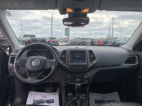 Used 2019 Jeep Cherokee Trailhawk image 30